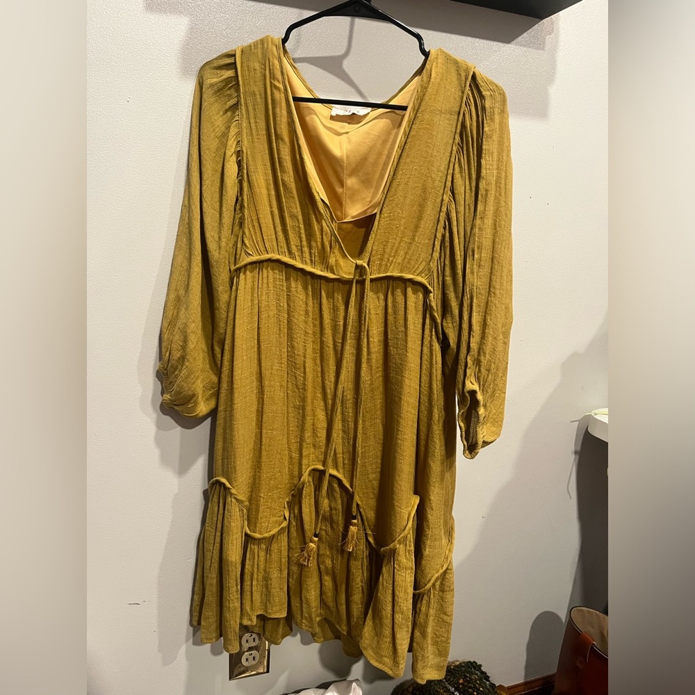 r2 dress